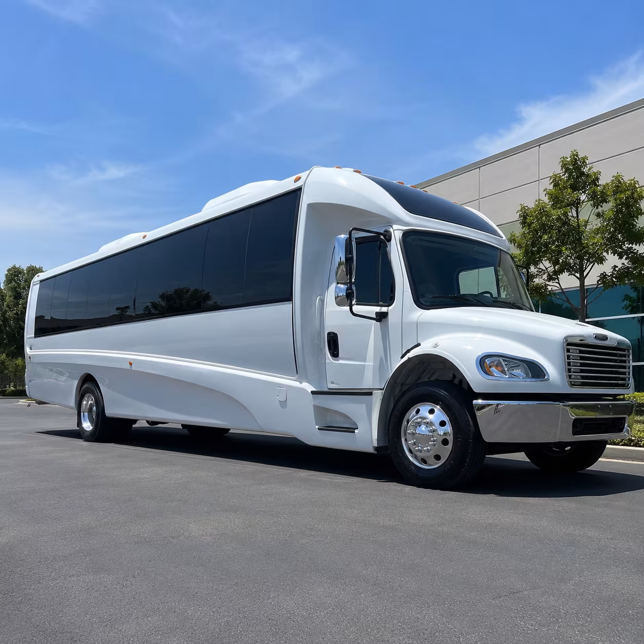 visalia 30 passenger minibus